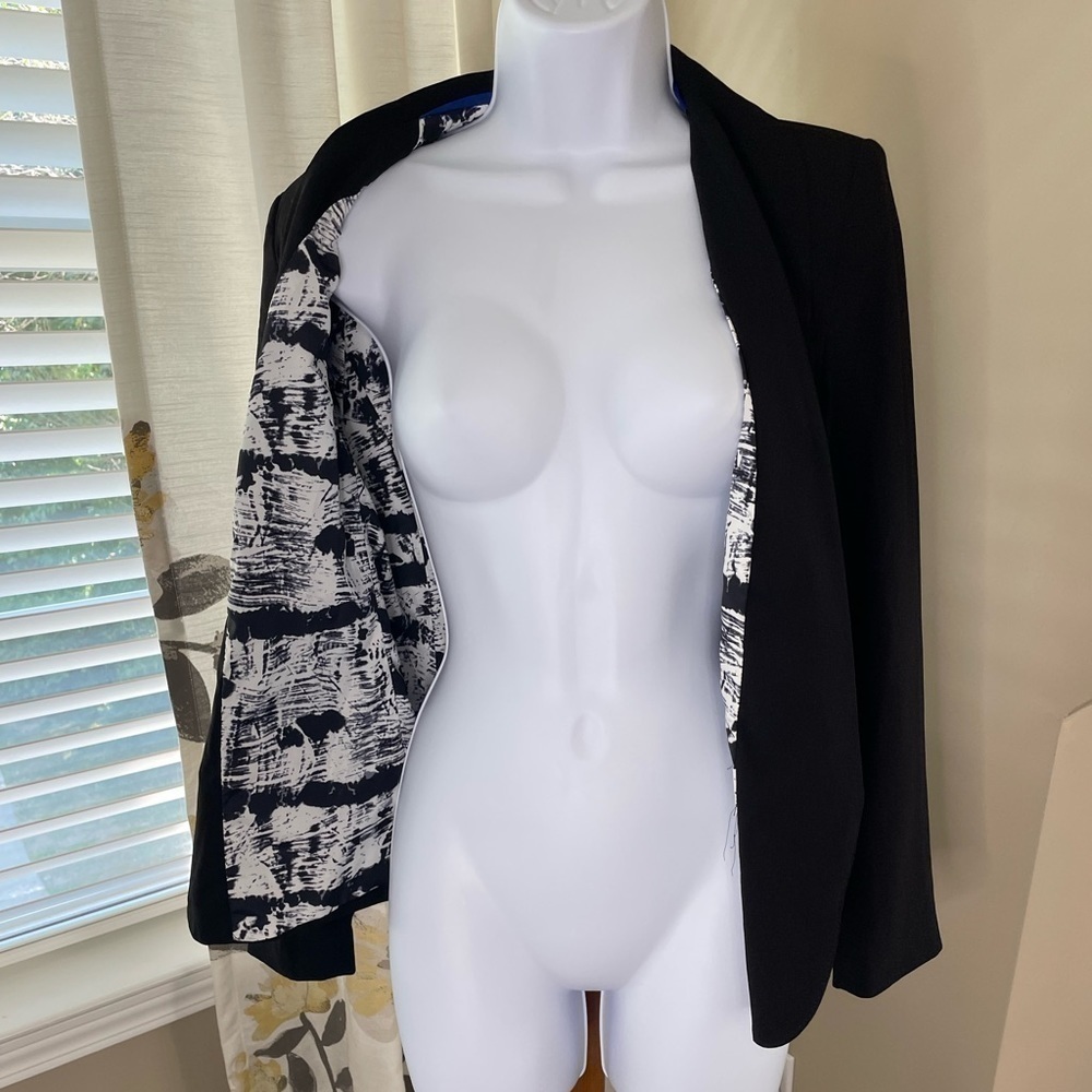 Cynthia Rowley Printed Lining Black Flowy Blazer Size M - Picture 3 of 3